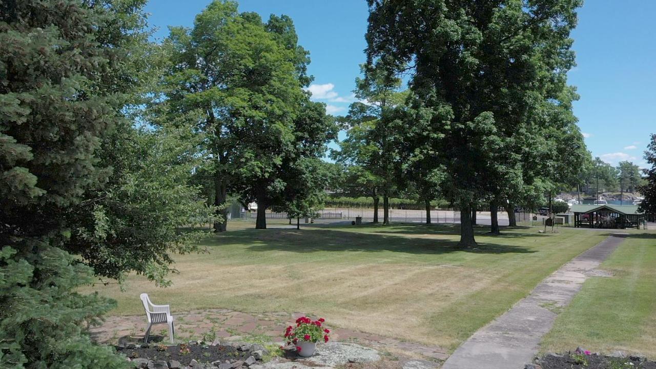 1000 Island Hart House Hotel Alexandria Bay Exterior photo